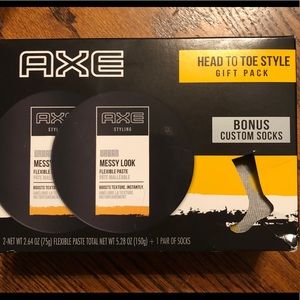 (2) AXE MESSY LOOK PASTES & A BONUS PAIR OF SOCKS